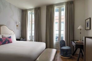 华丽客房, 1 张特大床, 无烟房