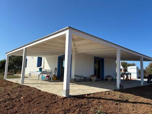 Exterior - Villa Azzurra with Terrace and Private Parking in Sant’Anna Arresi (Sant'Anna Arresi)