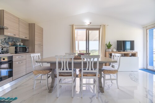 Villa Azzurra with Terrace and Private Parking in Sant’Anna Arresi