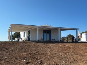 Exterior - Villa Azzurra with Terrace and Private Parking in Sant’Anna Arresi (Sant'Anna Arresi)