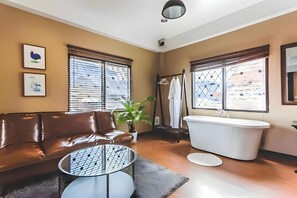 Classic Double Room | Desk, free WiFi - Naptel Changmoi (Chiang Mai)