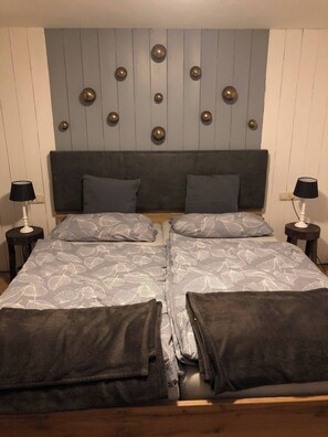 Apartment, 1 Bedroom, Smoking | 2 bedrooms