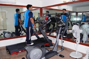 Living area - Hotel Diamond Inn-Near Delhi Airport (New Delhi)