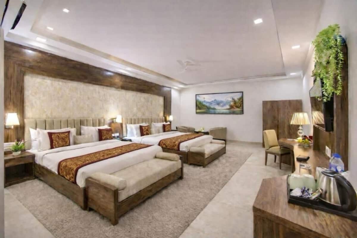 Family Room, City View