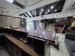 Lobby - Hotel Diamond Inn-Near Delhi Airport (New Delhi)