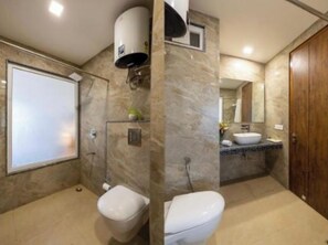 Bathroom - Hotel Diamond Inn-Near Delhi Airport (New Delhi)