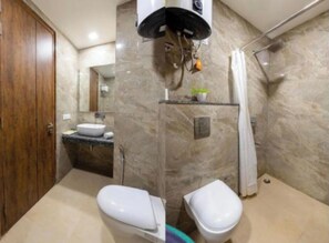 Bathroom - Hotel Diamond Inn-Near Delhi Airport (New Delhi)
