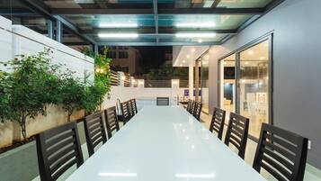 Villa, 5 camere da letto, accessibile ai disabili, fumatori | Ristorazione all'aperto