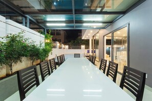 Villa, 5 camere da letto, accessibile ai disabili, fumatori | Ristorazione all'aperto