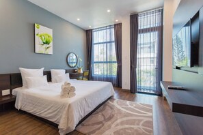 Villa, 5 Bedrooms, Accessible, Smoking - HS1 - Luxury Villa - Near Beach- Karaoke Room (Vung Tau)