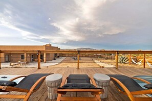 Terrace/patio - Pueblo Villa - Sleeps 12 • 2 Homes on 2.5 Acres (Joshua Tree)