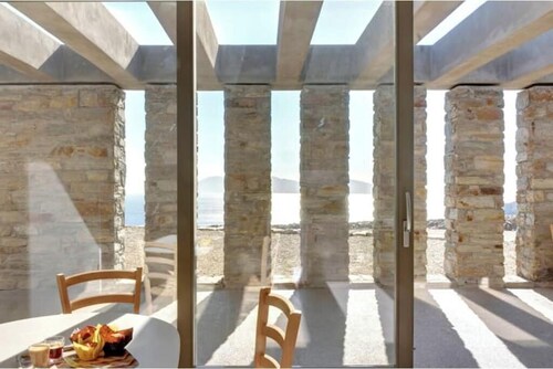 Aetoula – Sunset-Facing Cave Retreat Above Mylopotas, Ios