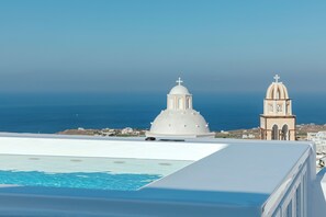 Property grounds - Aleanna Traditional Villa @ Fira 3-bedroom-3 bathroom (Thera Fira)