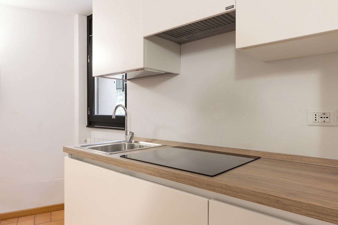 Estudio básico | Cocina privada | Máquina de café espresso y hervidor eléctrico