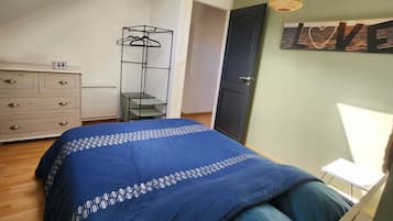 3 bedrooms, WiFi, bed sheets