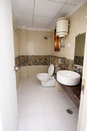 Deluxe Room | Bathroom - Diamond Villa (Greater Noida)
