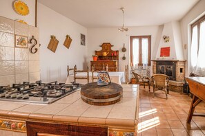 House, Balcony, Garden View | Dining