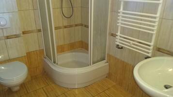 Appartement Confort, vue sur le jardin | Salle de bain