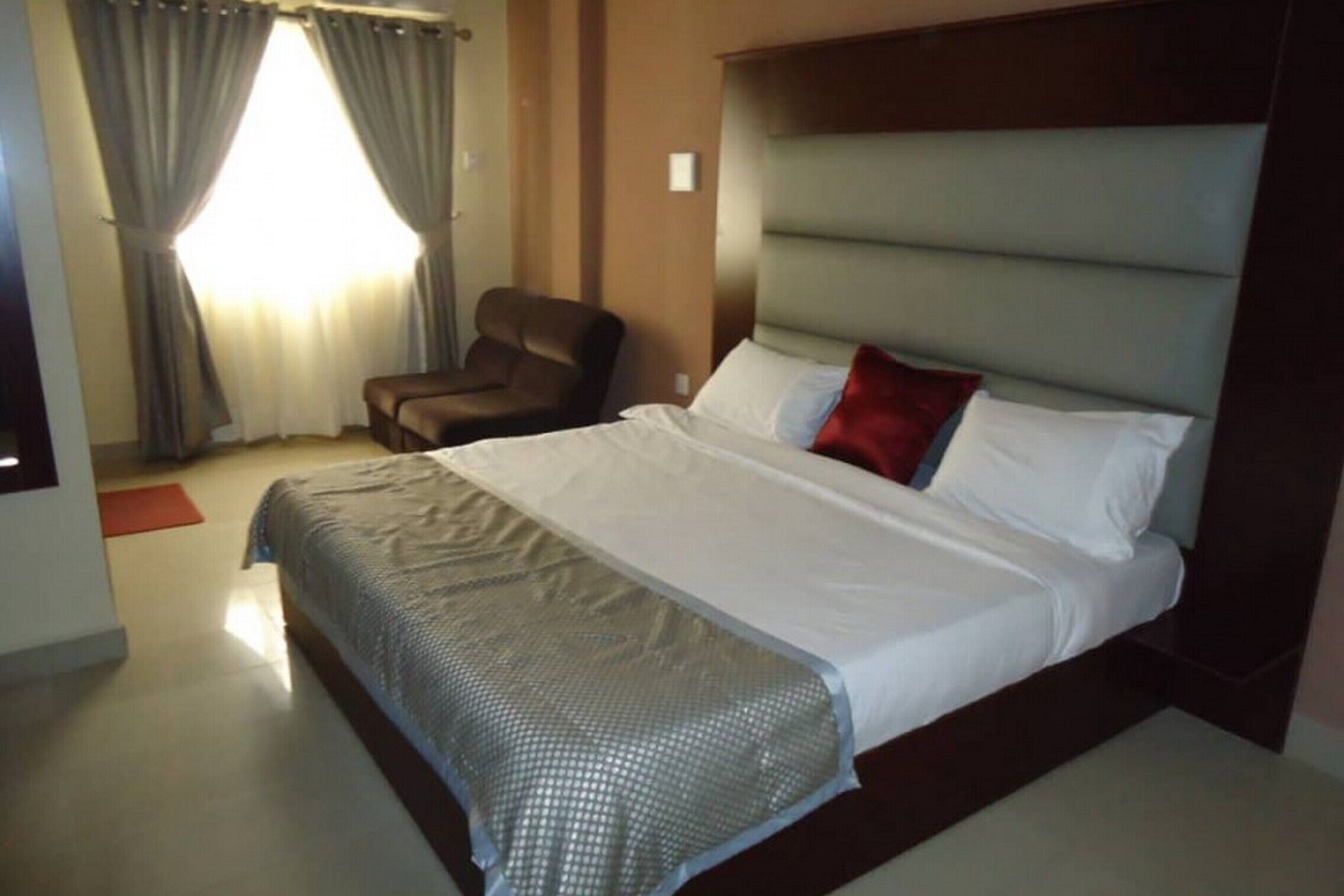 Room, 1 Bedroom, Accessible, Smoking | 1 bedroom