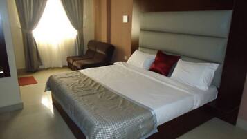Room, 1 Bedroom, Accessible, Smoking | 1 bedroom