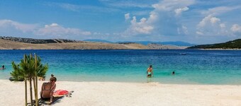 Perfect 4-bedroom house with heated pool charming Dramalj near the beach