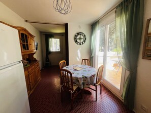 Dining - Apartment with AC and parking - 4 guests (Argelès-sur-Mer)