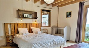 5 bedrooms, free WiFi, bed sheets - Country cottage, pets allowed - 13 guests (Pré-en-Pail-Saint-Samson)