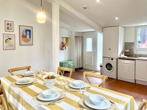 Dining - House with parking - 6 guests (La Palmyre)