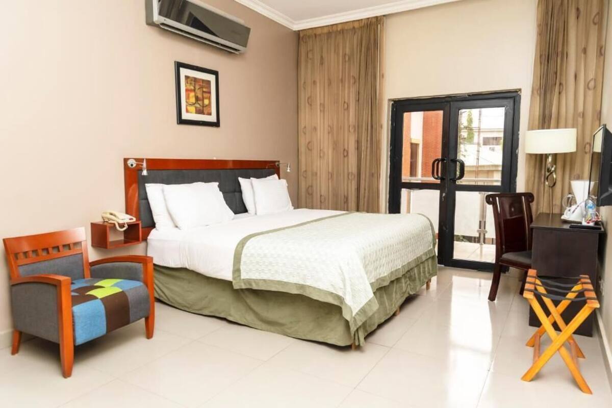 Presidential Suite, Pool View