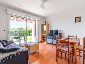 TV - Charming apartment with parking - 4 guests (Hendaye)