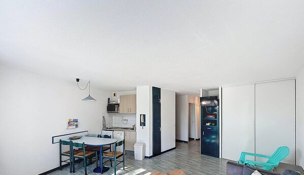 Living area - Apartment with pool and pets allowed - 6 guests (Vieux-Boucau-les-Bains)