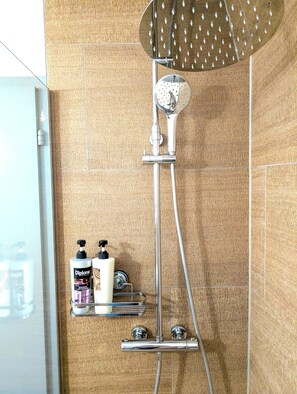 Bathroom - Hotel Taverne zum Kreuz by Nuu's (Winterthur)