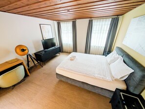 Habitación con 2 camas individuales, vista a la ciudad