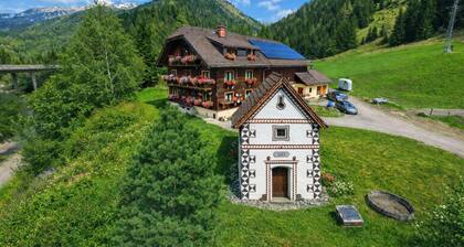 Double room with extra bed (1 double & 1 single bed)