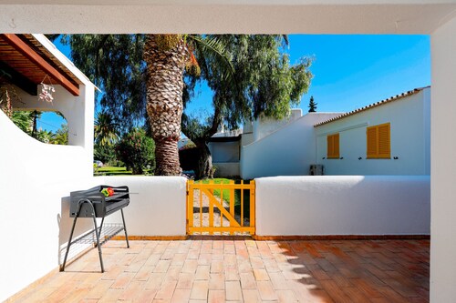 Elegant townhouse with pool in Vilamoura