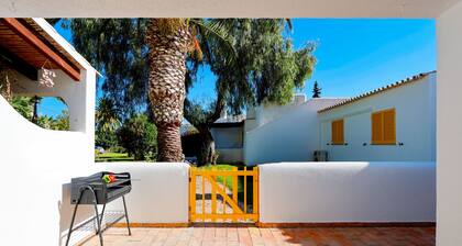 Elegant townhouse with pool in Vilamoura