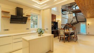 Luxury Villa, Balcony, Hill View | Dining