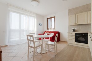 Dining - Cozy 50m2 apartment, perfect for 4 people, located on the 5th floor of a building with lift just 500m from Parco Nord, the largest green area in Milan!At 500m there is the Bruzzano-Parco Nord stop of the S2/S4 suburban train which in just a few stops t (Milan)