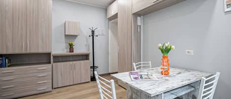 Apartment (0 Bedroom) | Front of property