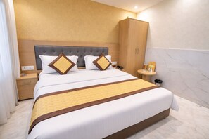 Deluxe Double Room - Hotel Orange Retreat (New Delhi)