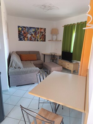 Living area - Vrbo Property (Sardegna)