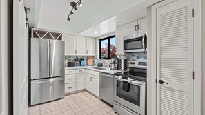 Appart'hôtel, plusieurs lits, balcon, vue jardin (Lake Ozark Oasis) | Cuisine privée