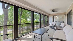 Appart'hôtel, plusieurs lits, balcon, vue jardin (Lake Ozark Oasis) | Intérieur