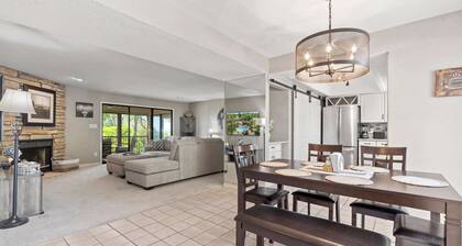 Lake Ozark Oasis Central Location & Pool Access