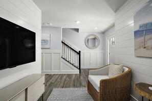 Interior - New Construction! Stunning Townhome, Outdoor Pool, quick walk to the beach, FREE (Ocean City)