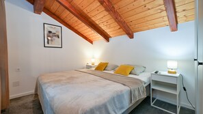 2 habitaciones, tabla de planchar con plancha y wifi gratis 