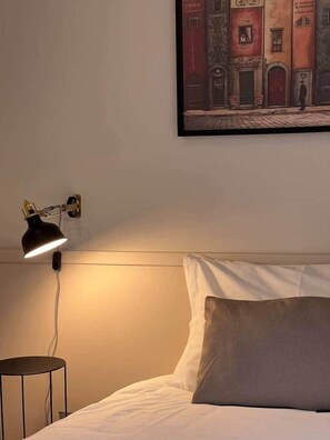 1 habitación, tabla de planchar con plancha, wifi y ropa de cama 