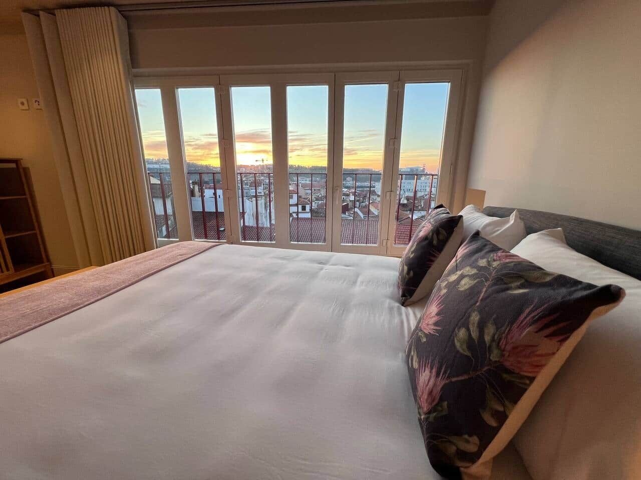 2 dormitorios, tabla de planchar con plancha, wifi y ropa de cama