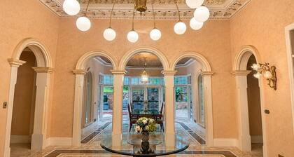 Oak Hill Grand Country Escape with Sunset Views