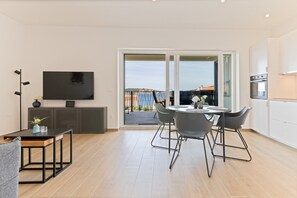 Living room - Luxury Deluxe With 2 Room Apartment (Marina)